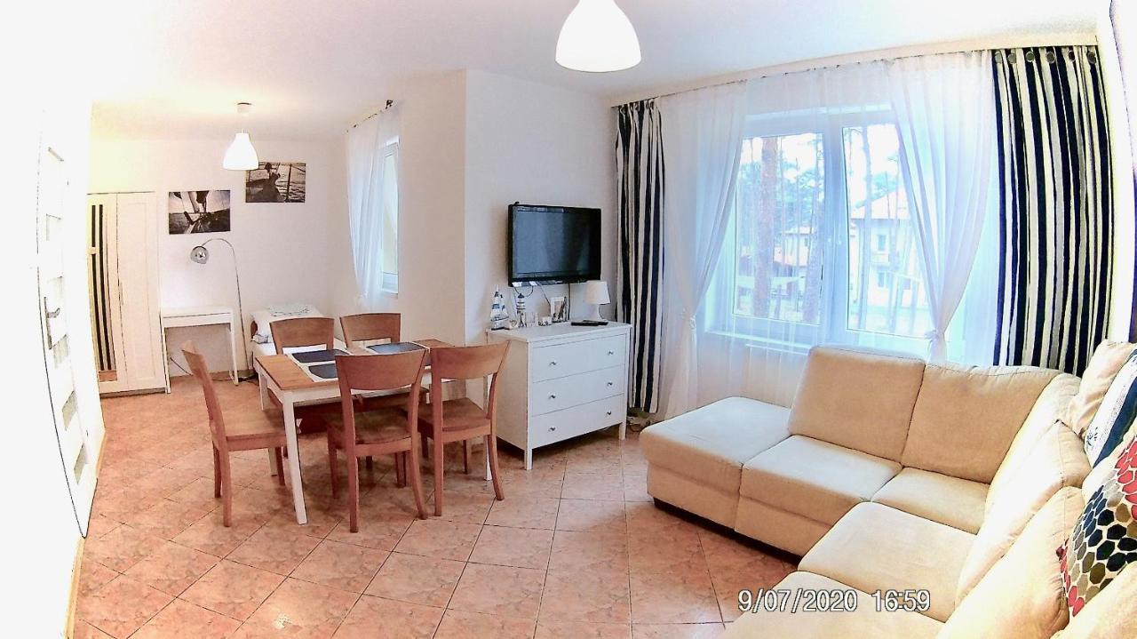 Czarny Bursztyn Apartment Дзивновек Екстериор снимка