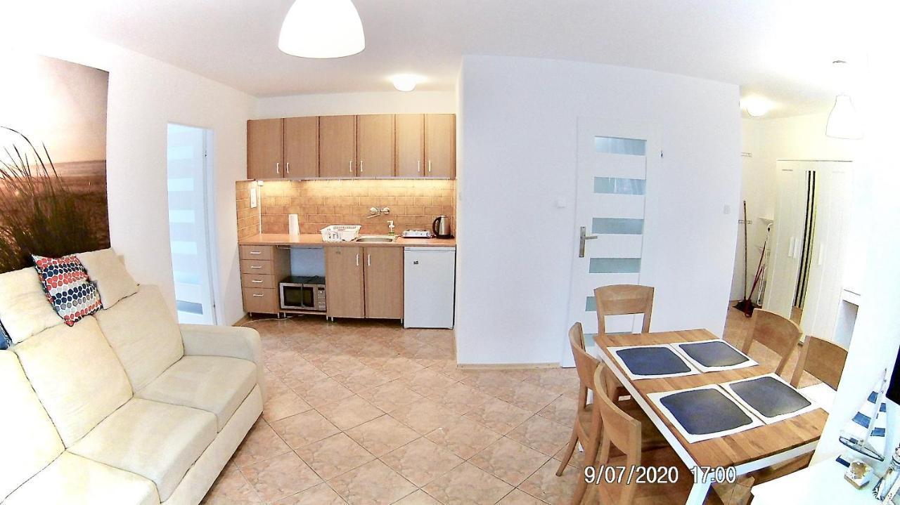 Czarny Bursztyn Apartment Дзивновек Екстериор снимка