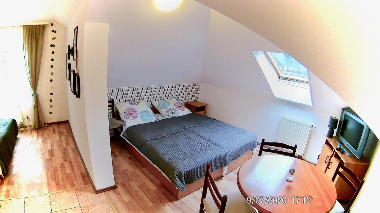 Czarny Bursztyn Apartment Дзивновек Екстериор снимка