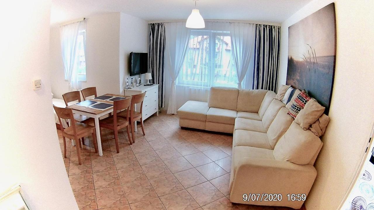 Czarny Bursztyn Apartment Дзивновек Екстериор снимка