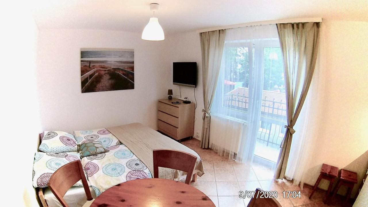 Czarny Bursztyn Apartment Дзивновек Екстериор снимка