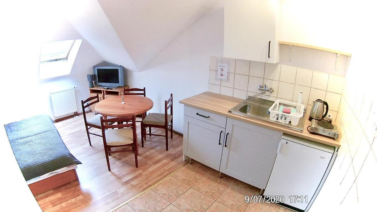 Czarny Bursztyn Apartment Дзивновек Екстериор снимка