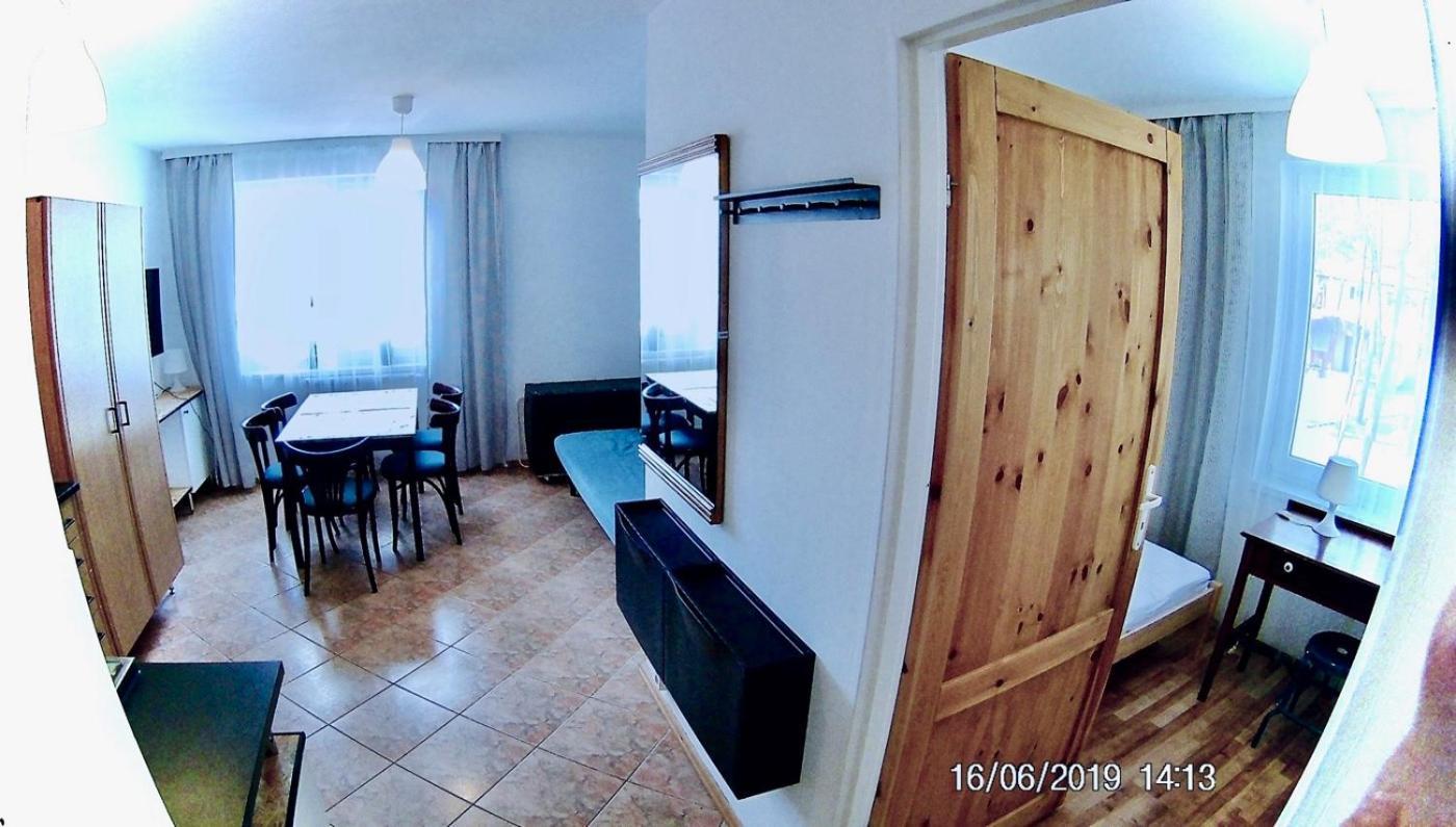 Czarny Bursztyn Apartment Дзивновек Екстериор снимка