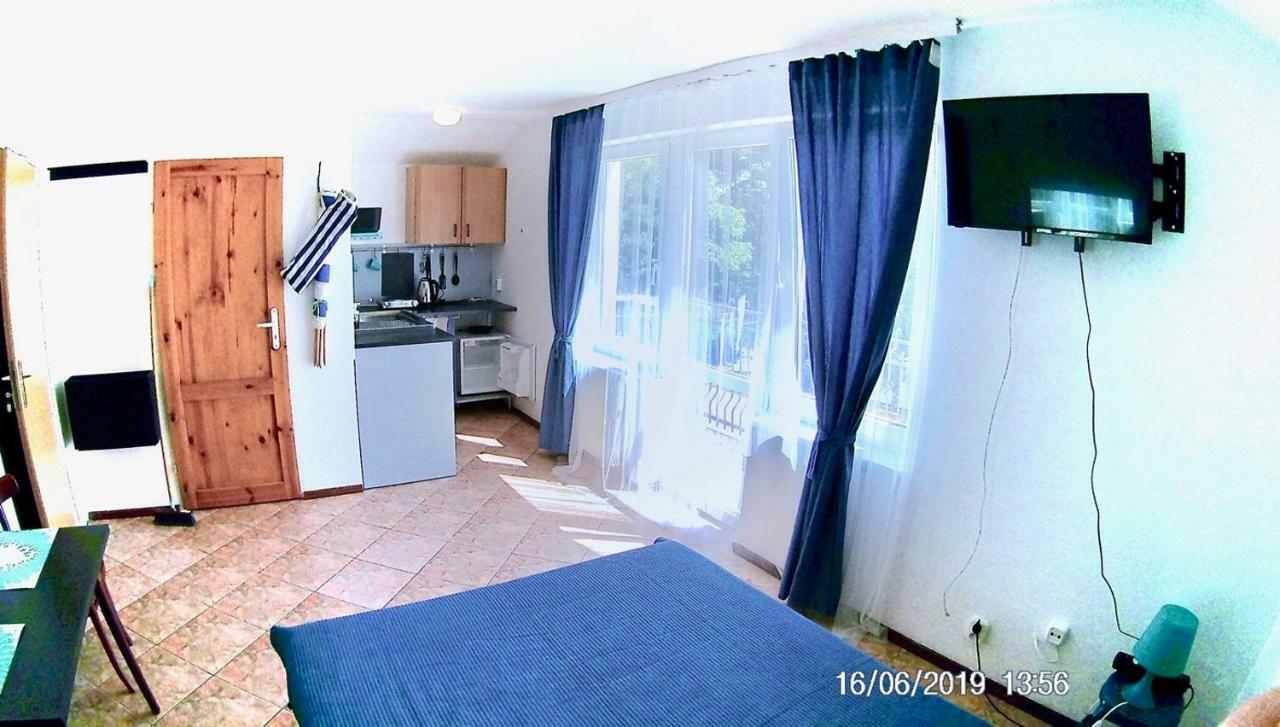 Czarny Bursztyn Apartment Дзивновек Екстериор снимка