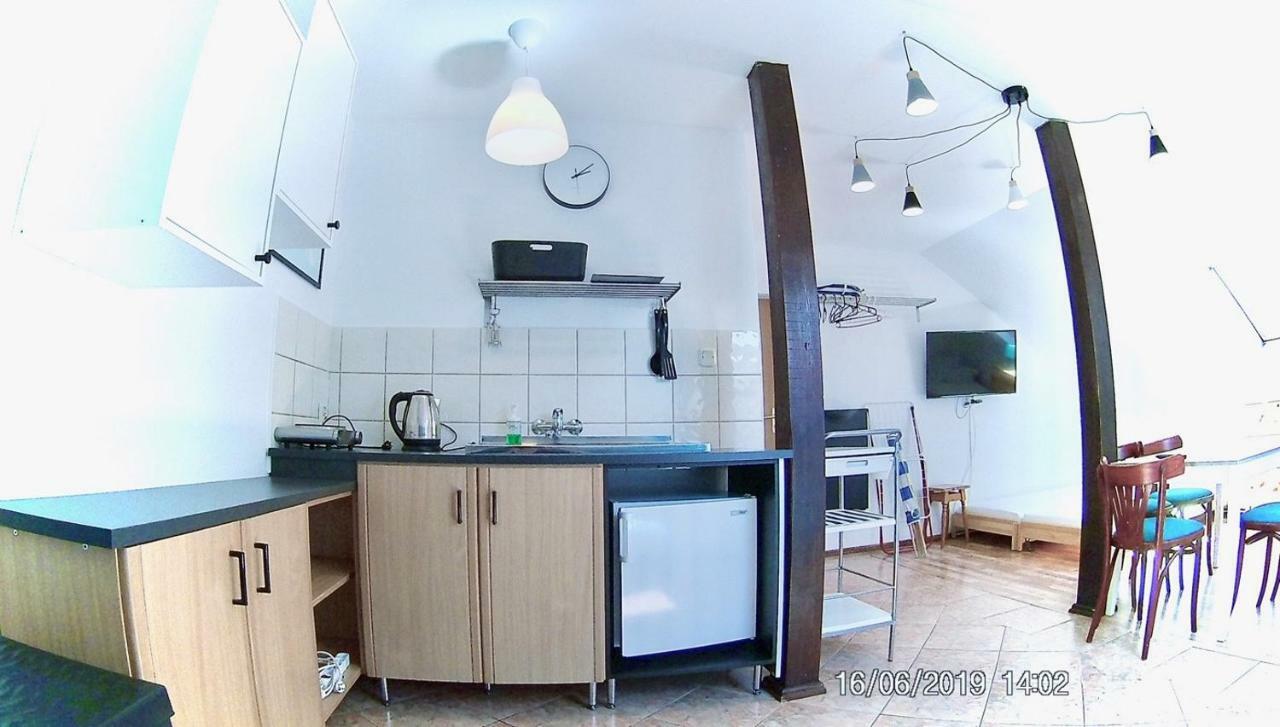 Czarny Bursztyn Apartment Дзивновек Екстериор снимка