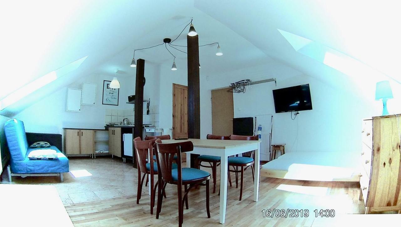 Czarny Bursztyn Apartment Дзивновек Екстериор снимка