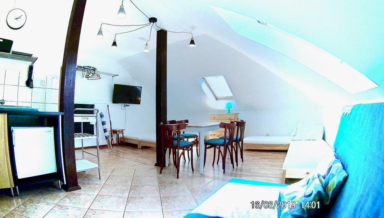 Czarny Bursztyn Apartment Дзивновек Екстериор снимка