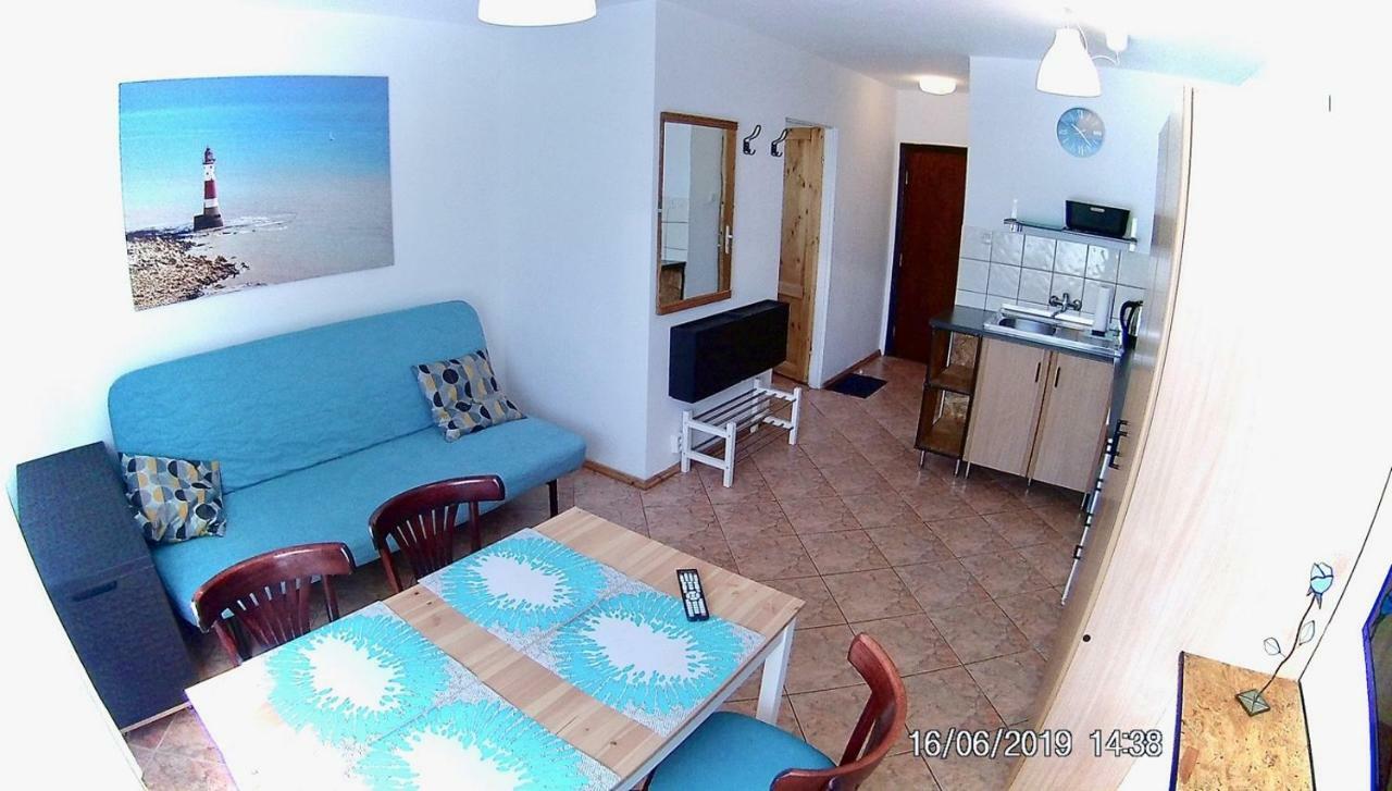 Czarny Bursztyn Apartment Дзивновек Екстериор снимка